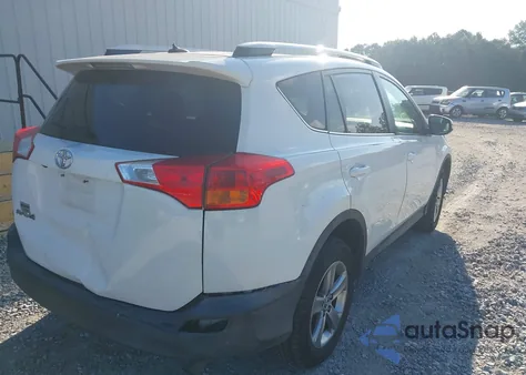 2015 Toyota Rav4 Xle z USA, uszkodzony, nr VIN 2T3WFREV1FW174651